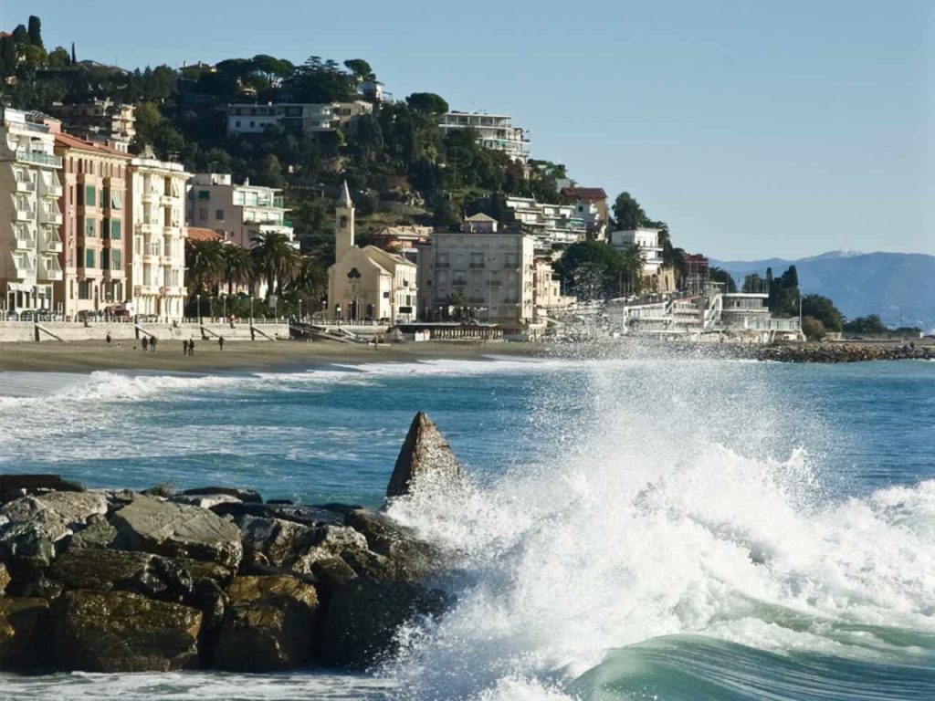 Varazze, panorama e mercato immobiliare di lusso